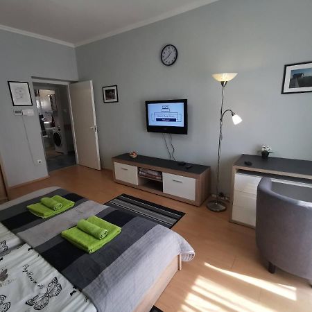 Smart Szallas Apartman Mişcolţ Exterior foto