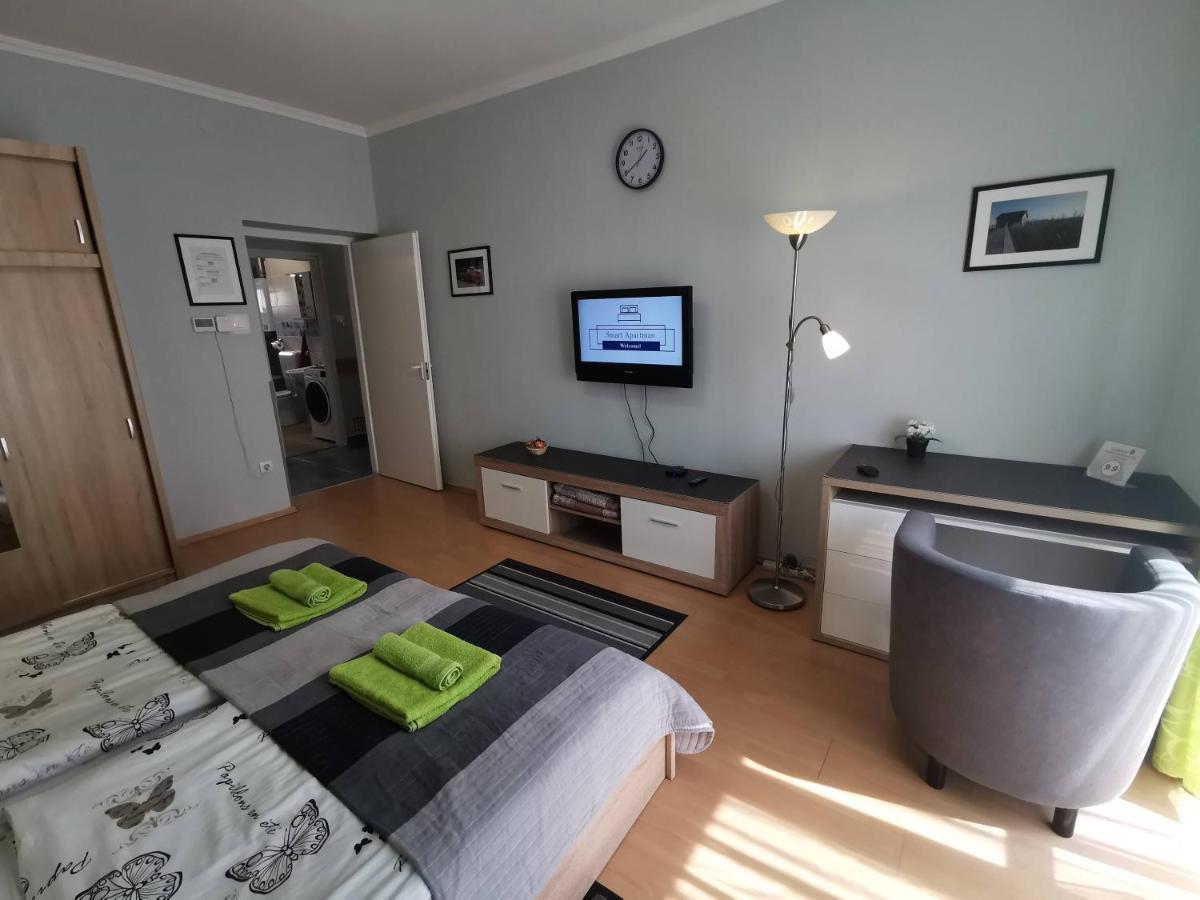 Smart Szallas Apartman Mişcolţ Exterior foto