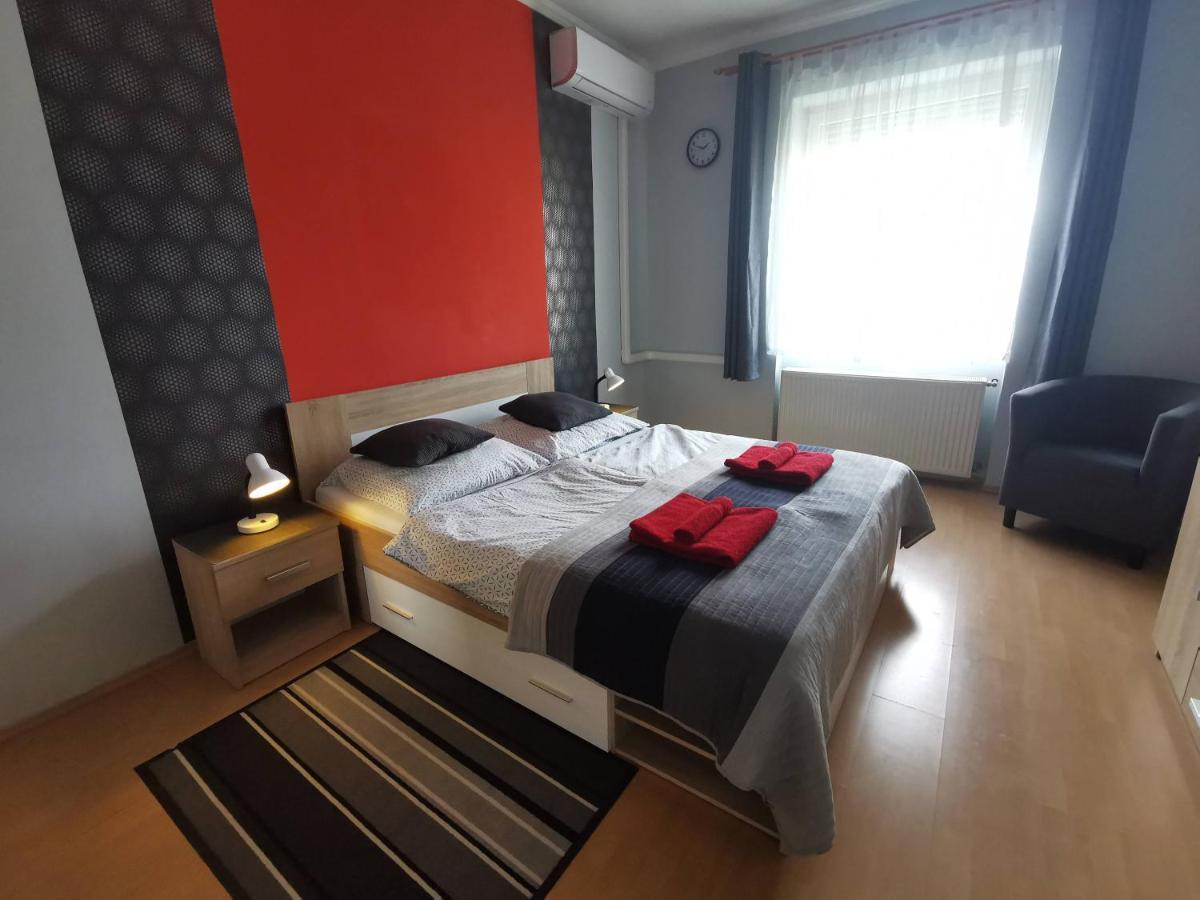 Smart Szallas Apartman Mişcolţ Exterior foto